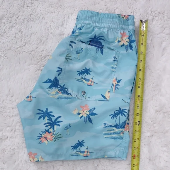 Quiksilver Men's Blue Tropical Print Shorts - Picture 15 of 17